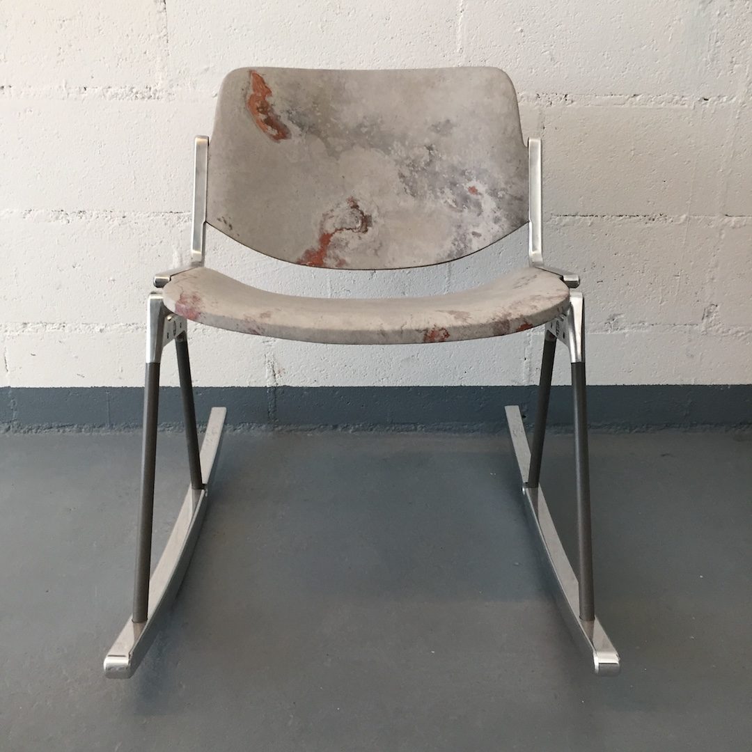 chaise RIOH, placage de pierre naturelle